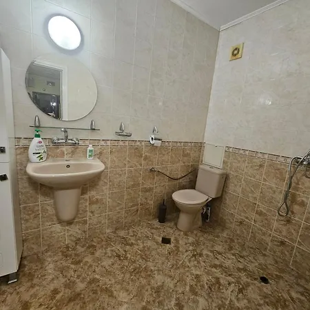 за двама в град